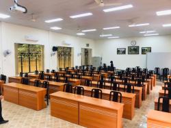 Bàn hội trường